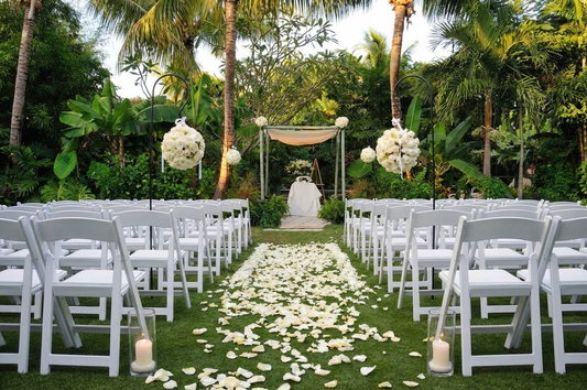 Padded folding chairs in white with PU leather seats and PP frame - product detail