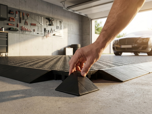 Anthracite flooring corner piece made from recycled PE for indoor and outdoor use - product detail