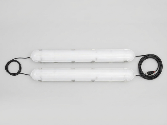 Industrial LED fixture in white polycarbonate for commercial lighting - product detail