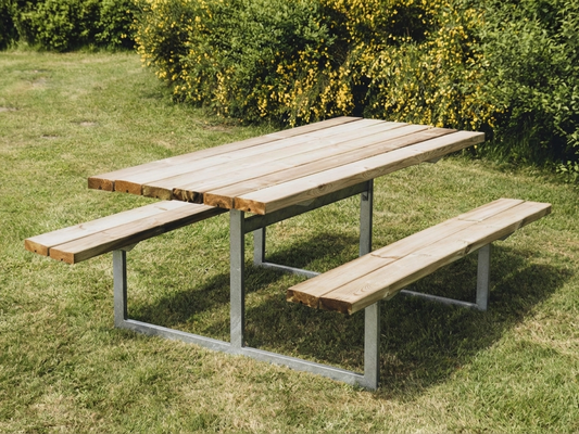 Wooden picnic table in light wood for outdoor use - product detail