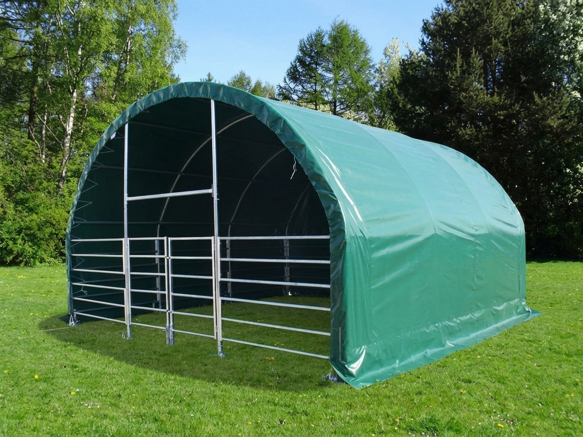 Green PVC livestock shelter 6x6x3.7 m for outdoor use