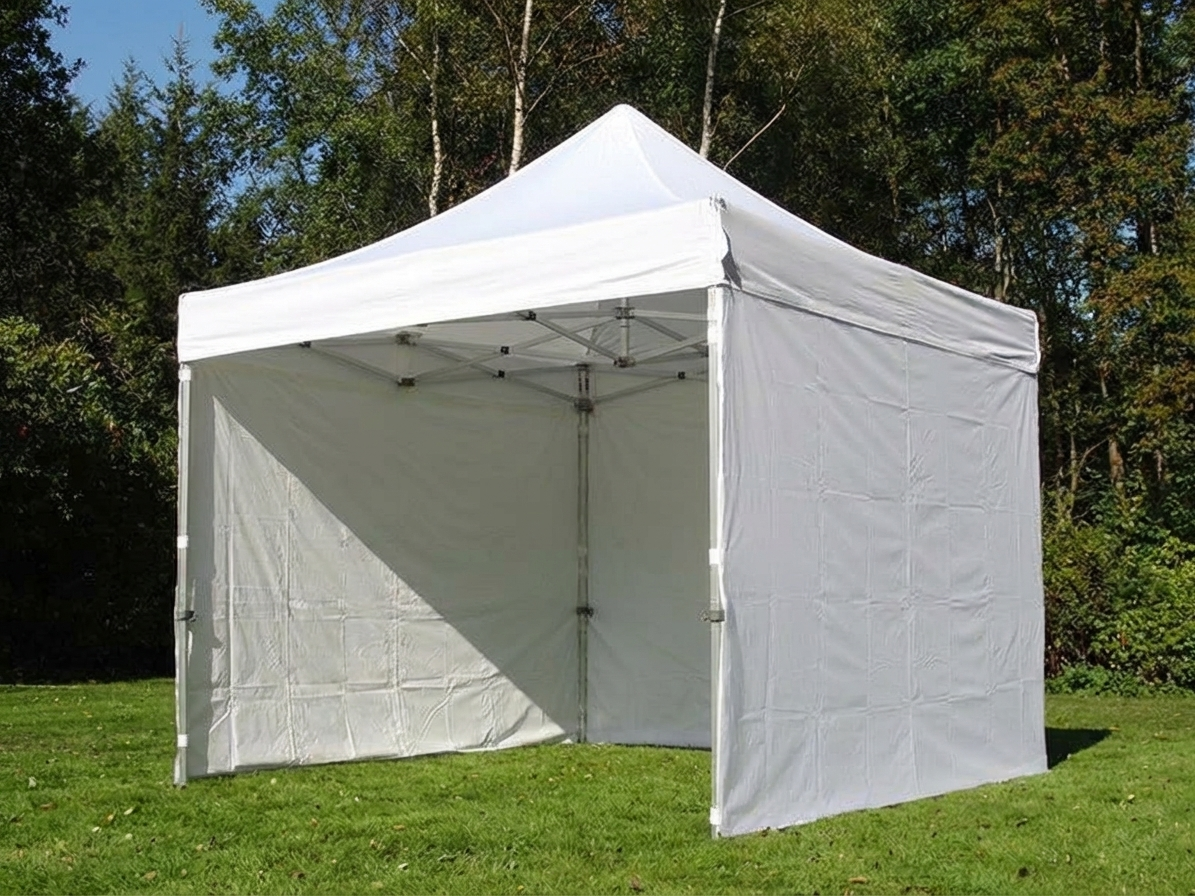 White pop-up gazebo with aluminium frame for outdoor events