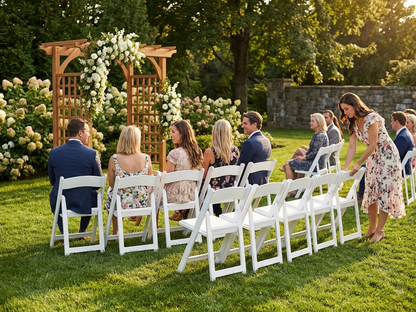 Padded folding chairs in white with PU leather and PP frame