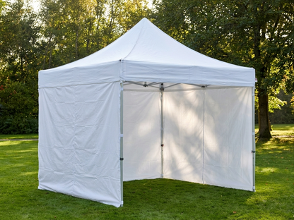 White pop-up gazebo with aluminium frame for outdoor events