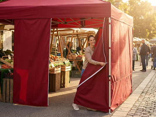 Red sidewall with zipper for event tents, 3m wide - product detail