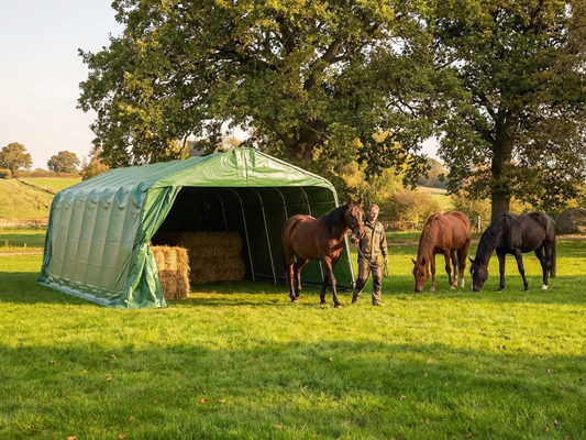 Green livestock shelter made of PVC and galvanised steel for outdoor use