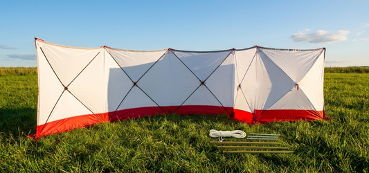 Safety screen in white and red, 7.2x1.8m for industrial use