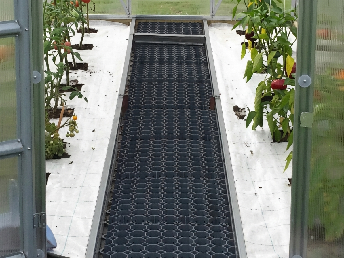 Greenhouse Track Separator with 30 Reinforcement Grids - product detail