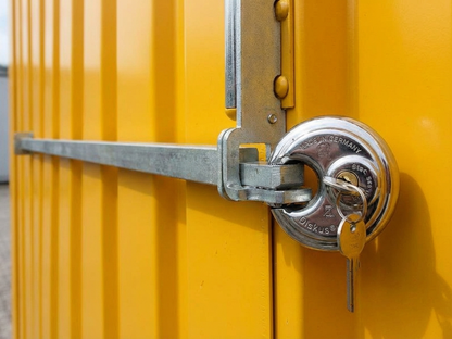 Security bar for container in solid steel - product detail