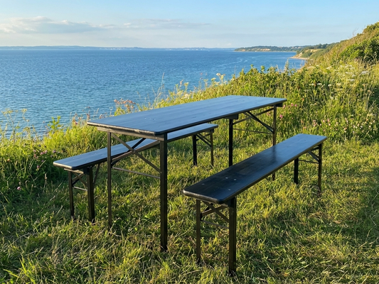 Black beer table set with pinewood top and steel frame